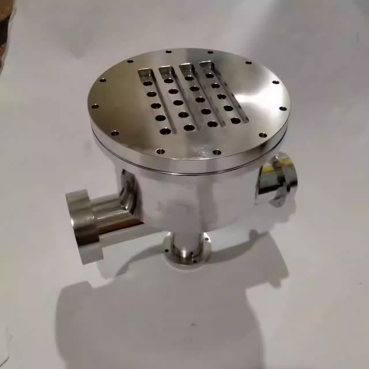Communication cavity thin film growth vacuum cavity ultra-high vacuum cavity stainless steel non-standard customization
